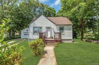 96 Washington Drive, Mastic Beach, NY 11951