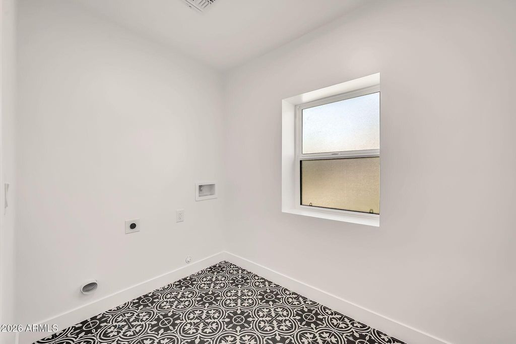 Image 19 of property listing at 5125 E MULBERRY Drive, Phoenix, AZ 85018