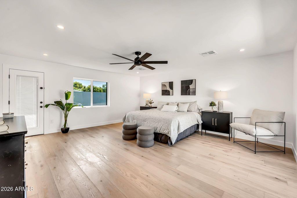 Image 26 of property listing at 5125 E MULBERRY Drive, Phoenix, AZ 85018