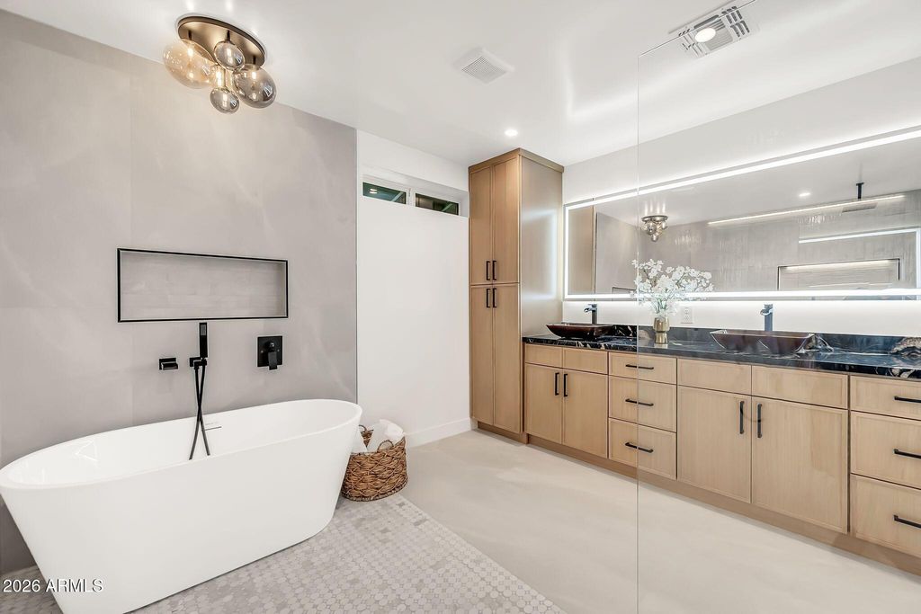 Image 28 of property listing at 5125 E MULBERRY Drive, Phoenix, AZ 85018