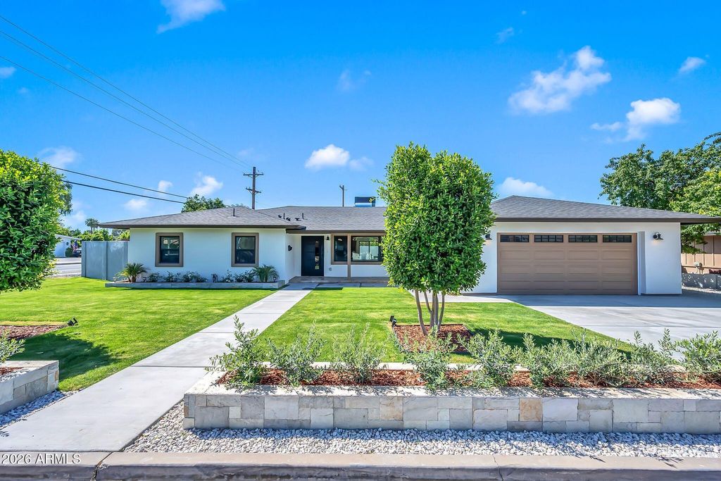 Image 3 of property listing at 5125 E MULBERRY Drive, Phoenix, AZ 85018