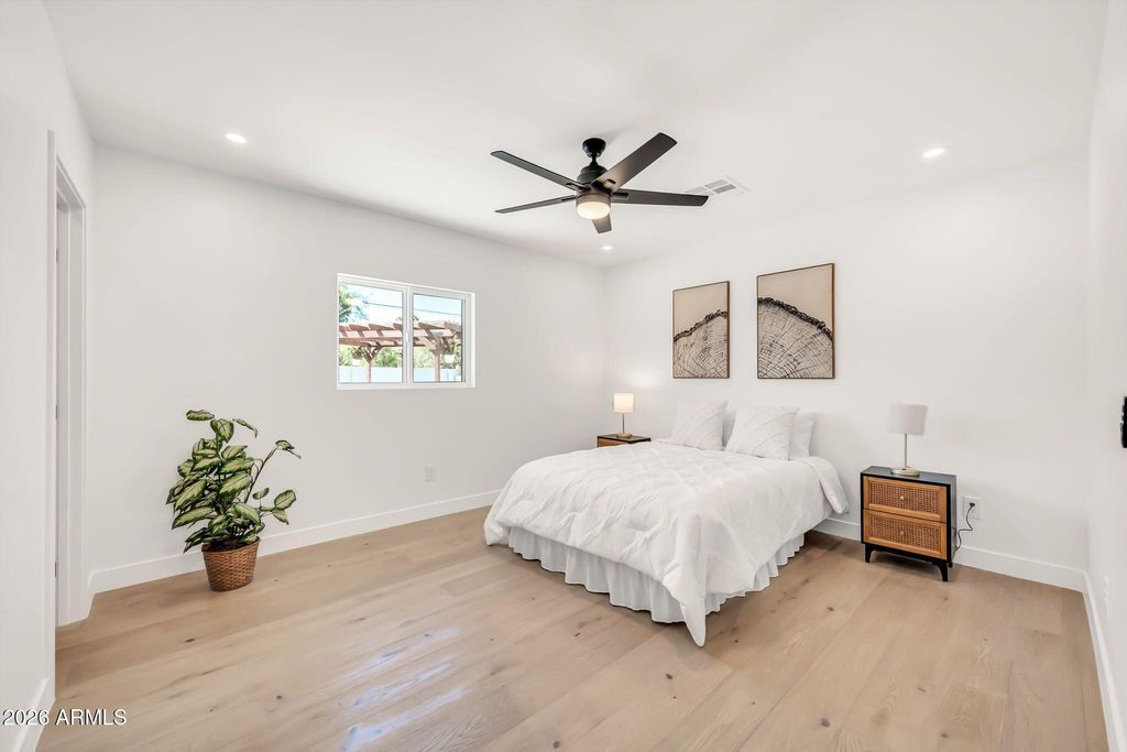 Image 31 of property listing at 5125 E MULBERRY Drive, Phoenix, AZ 85018