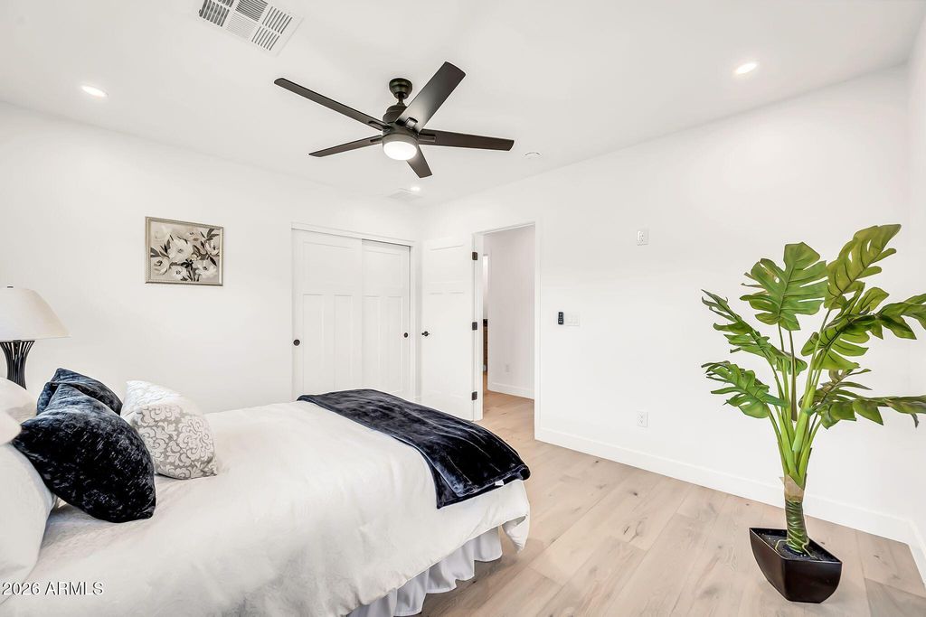 Image 36 of property listing at 5125 E MULBERRY Drive, Phoenix, AZ 85018