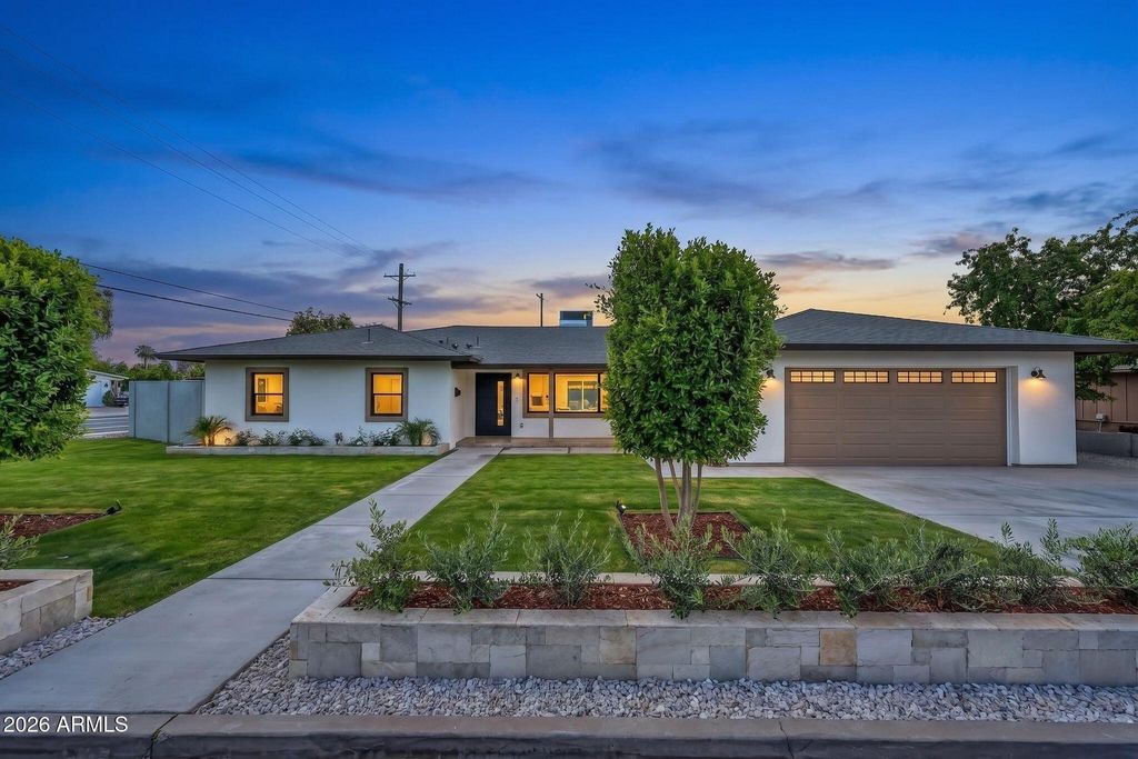 Image 4 of property listing at 5125 E MULBERRY Drive, Phoenix, AZ 85018