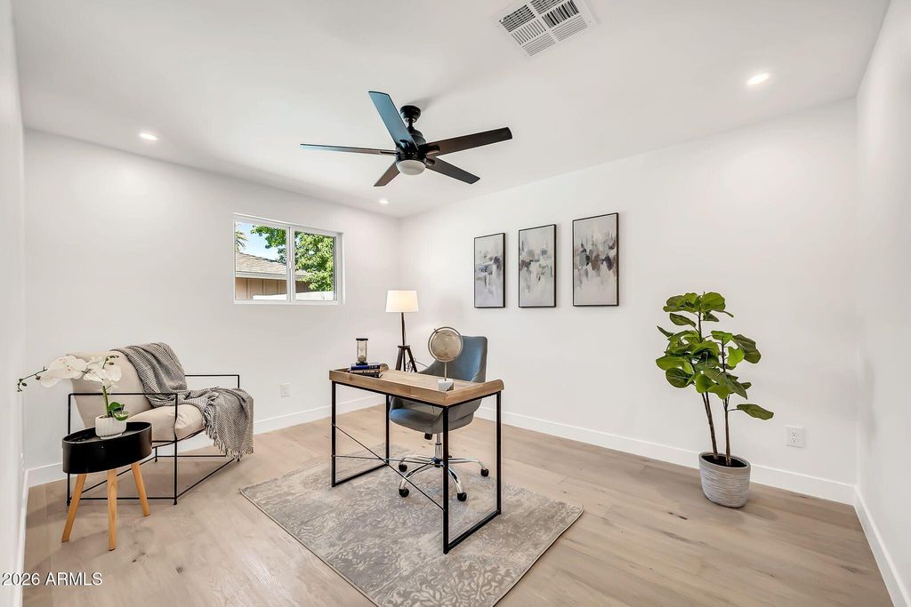 Image 40 of property listing at 5125 E MULBERRY Drive, Phoenix, AZ 85018