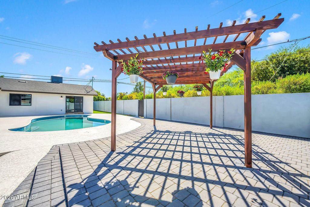 Image 42 of property listing at 5125 E MULBERRY Drive, Phoenix, AZ 85018