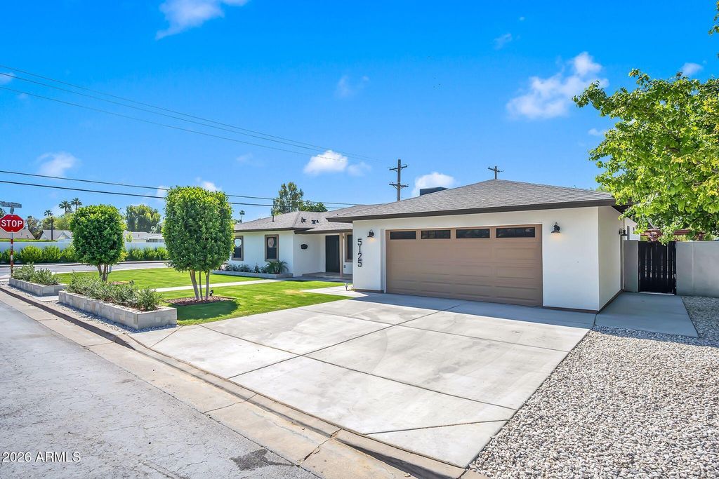 Image 5 of property listing at 5125 E MULBERRY Drive, Phoenix, AZ 85018