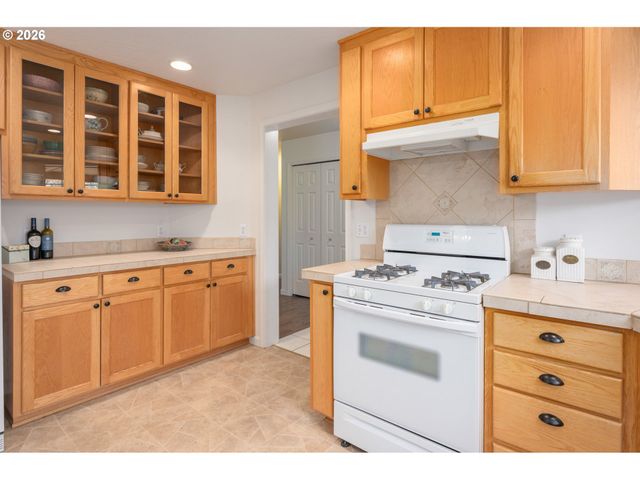 2418 KALMIA St, Eugene, OR 97404