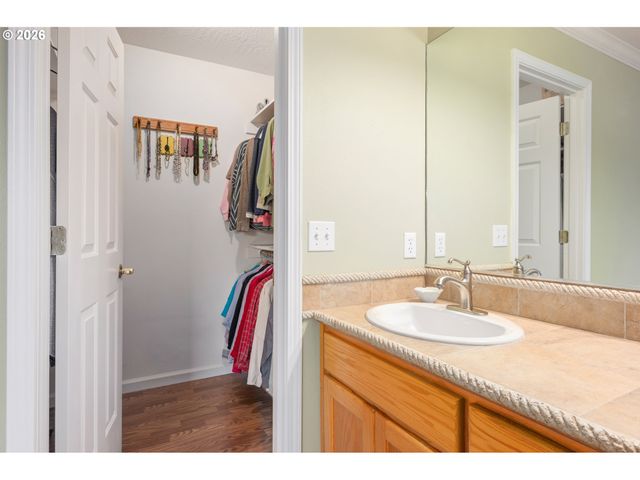 2418 KALMIA St, Eugene, OR 97404