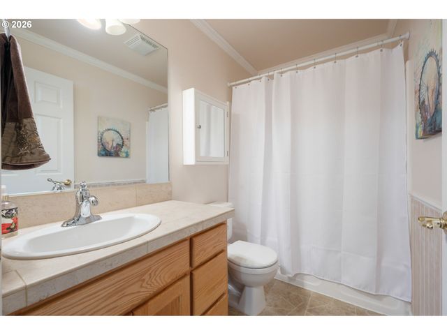 2418 KALMIA St, Eugene, OR 97404