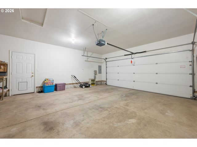 2418 KALMIA St, Eugene, OR 97404