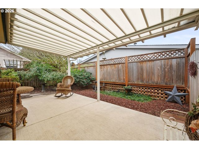 2418 KALMIA St, Eugene, OR 97404