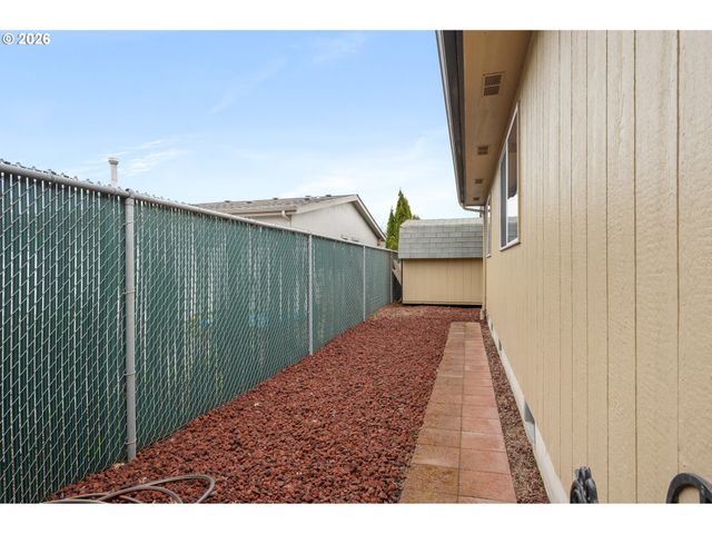 2418 KALMIA St, Eugene, OR 97404