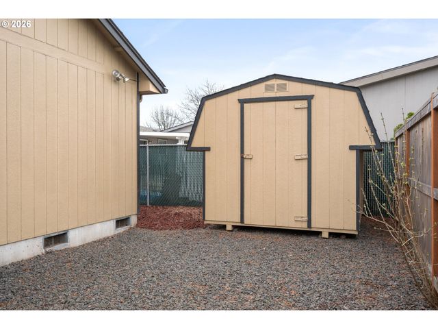 2418 KALMIA St, Eugene, OR 97404