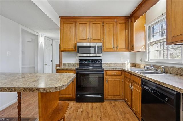 115 Wreck Shoal DR, Newport News, VA 23606