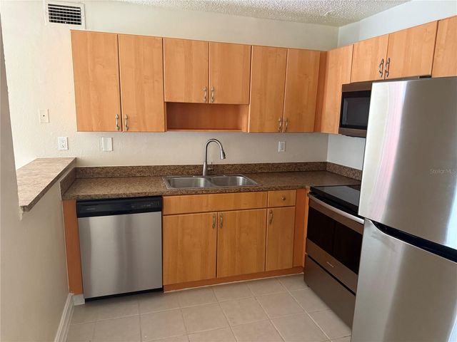 21038 VOYAGER BOULEVARD 4, Land O Lakes, FL 34638