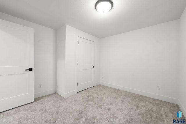 515 Nesmith Ave Avenue, Sioux Falls, SD 57103