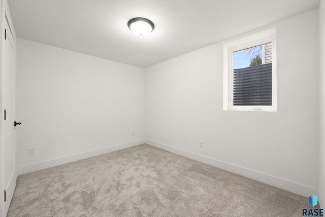 515 Nesmith Ave Avenue, Sioux Falls, SD 57103