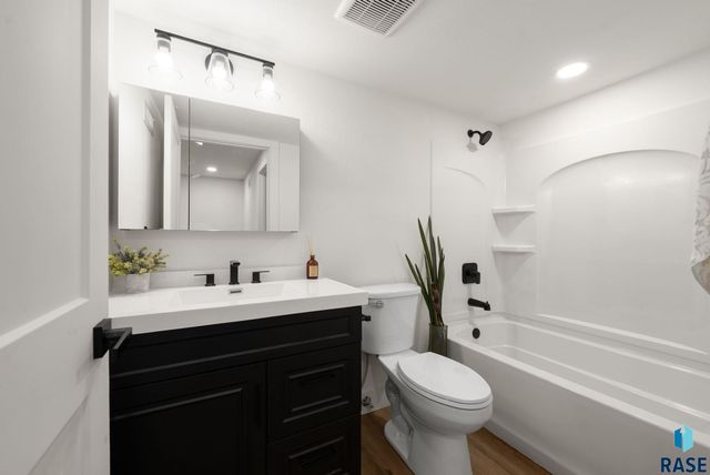 515 Nesmith Ave Avenue, Sioux Falls, SD 57103