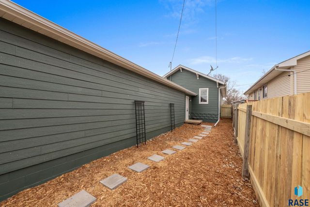 515 Nesmith Ave Avenue, Sioux Falls, SD 57103