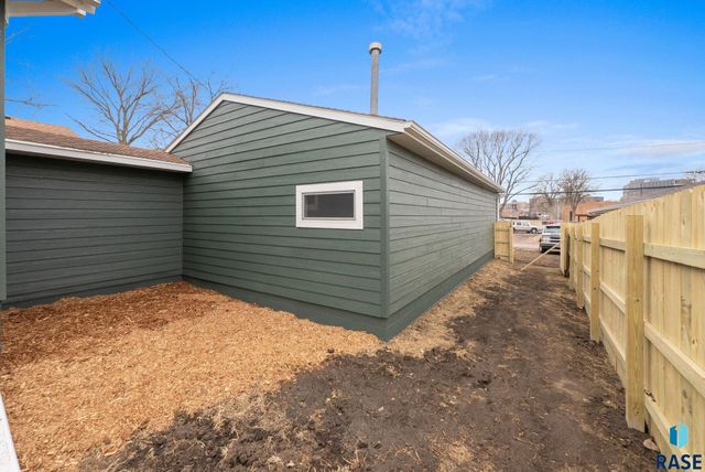 515 Nesmith Ave Avenue, Sioux Falls, SD 57103