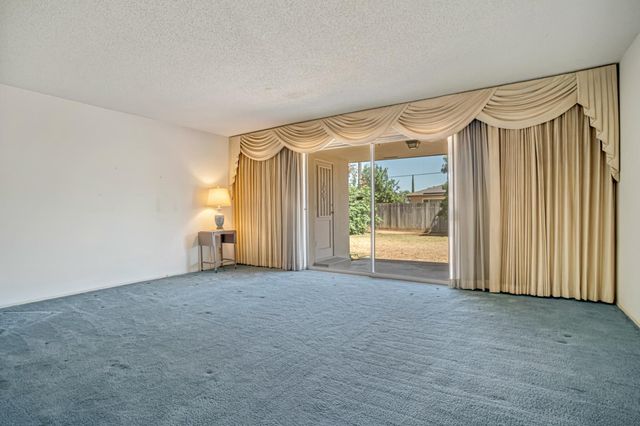 758 E Dovewood Lane, Fresno, CA 93710