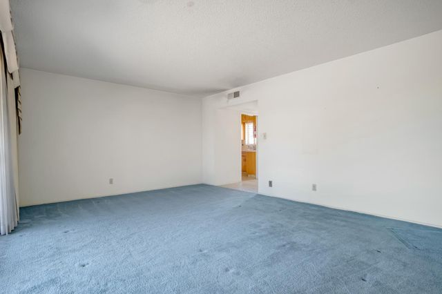 758 E Dovewood Lane, Fresno, CA 93710