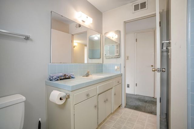 758 E Dovewood Lane, Fresno, CA 93710