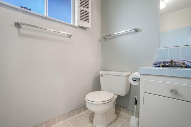 758 E Dovewood Lane, Fresno, CA 93710
