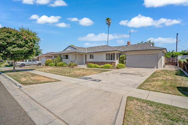 758 E Dovewood Lane, Fresno, CA 93710
