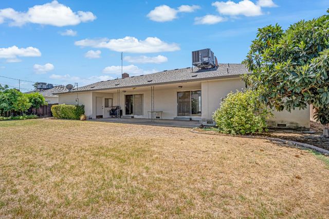 758 E Dovewood Lane, Fresno, CA 93710
