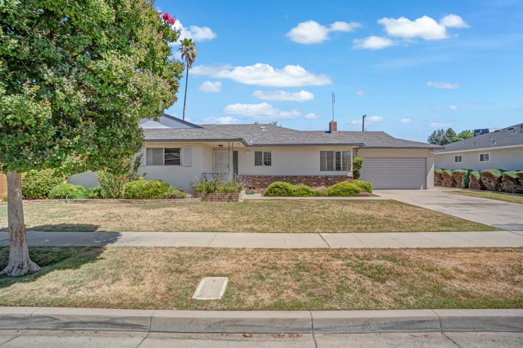 758 E Dovewood Lane, Fresno, CA 93710