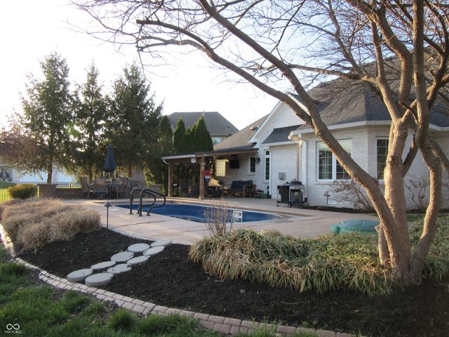 373 Southwind Lane, Greenwood, IN 46142