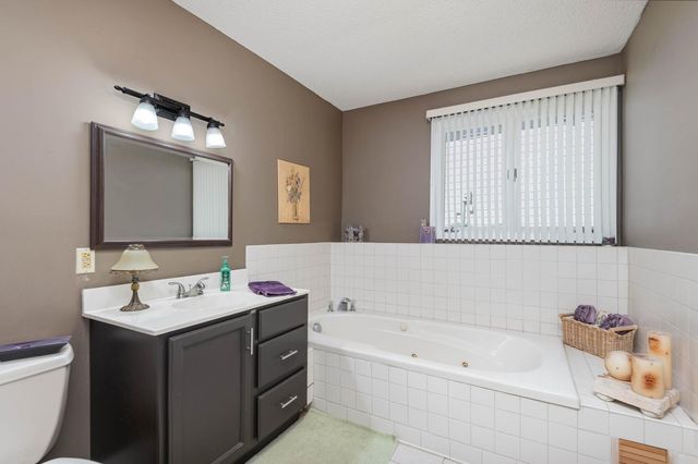 2685 Halstead Lane, Mound, MN 55364