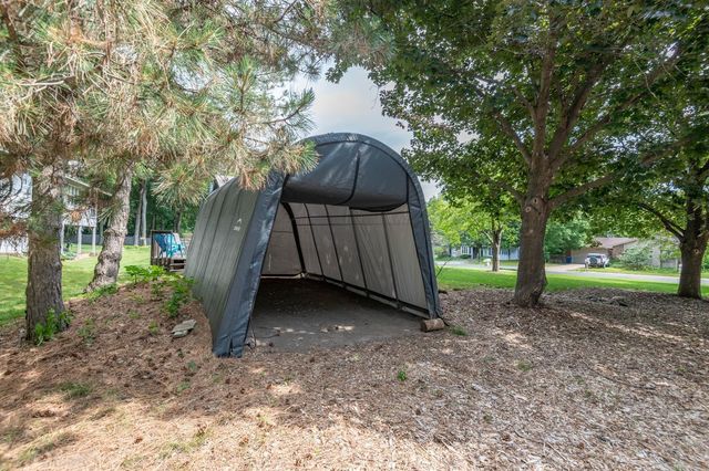 2685 Halstead Lane, Mound, MN 55364