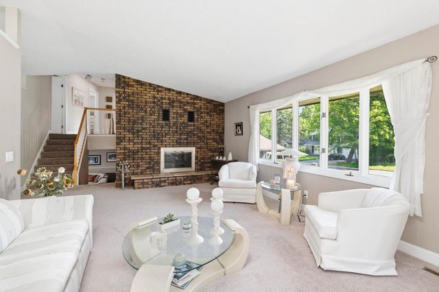 2685 Halstead Lane, Mound, MN 55364