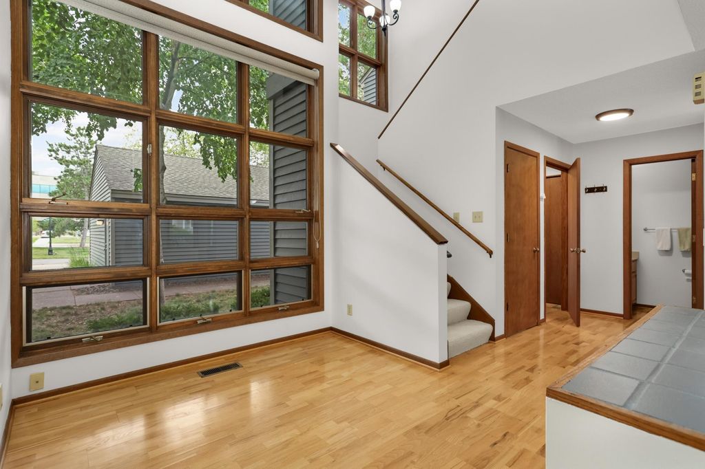 1359 Spencer Road W 1359, Saint Paul, MN 55108 — photo 4