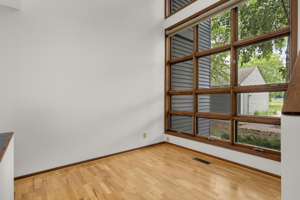 1359 Spencer Road W 1359, Saint Paul, MN 55108 — photo 5