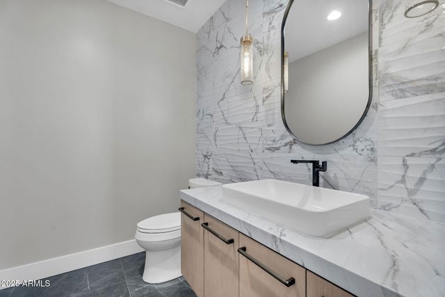 6975 N 39TH Place, Paradise Valley, AZ 85253