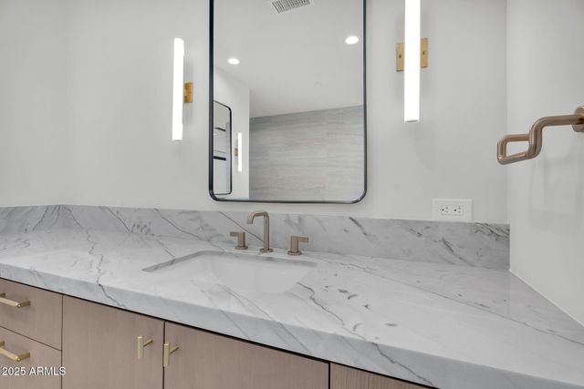 6975 N 39TH Place, Paradise Valley, AZ 85253