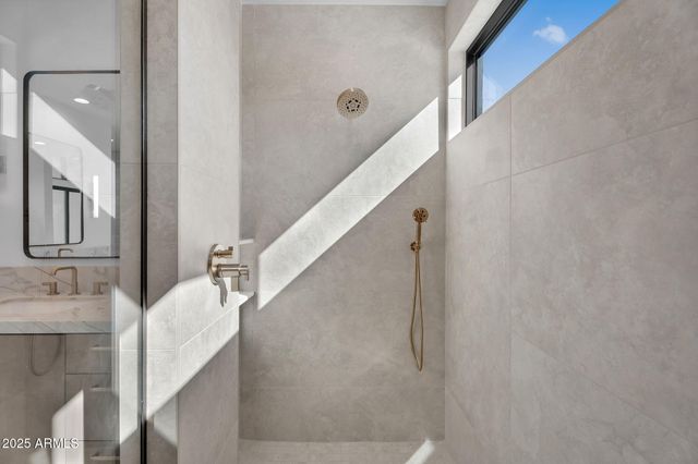 6975 N 39TH Place, Paradise Valley, AZ 85253