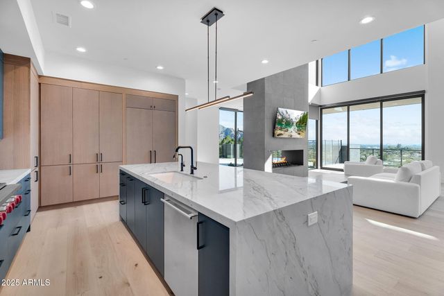 6975 N 39TH Place, Paradise Valley, AZ 85253