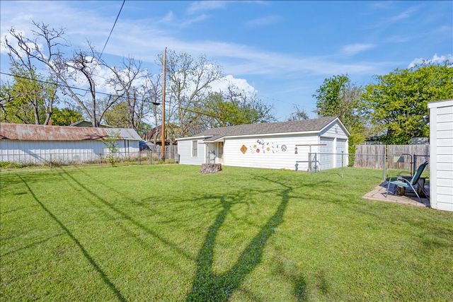 1231 W Woodard Street, Denison, TX 75020