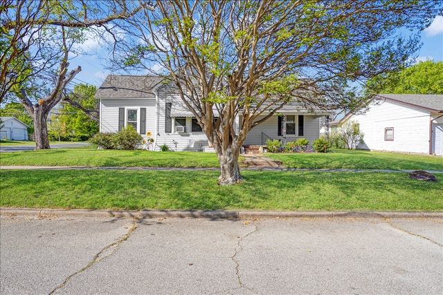 1231 W Woodard Street, Denison, TX 75020