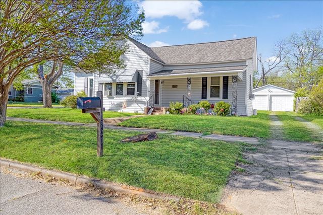 1231 W Woodard Street, Denison, TX 75020