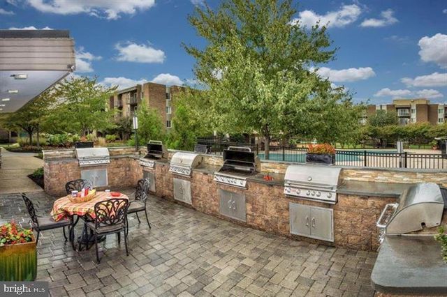 4 S VAN DORN ST #503, Alexandria, VA 22304