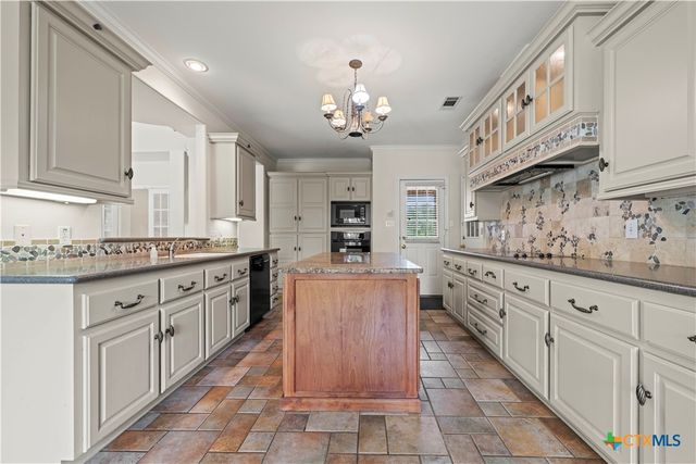 2316 Deerfield Drive, Temple, TX 76502