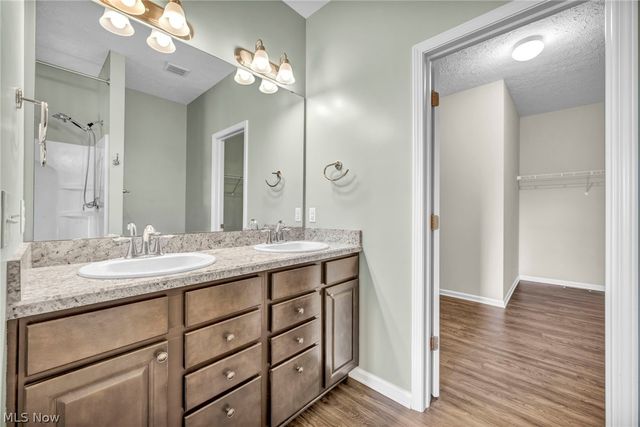 6517 Tree Top Place, North Ridgeville, OH 44039