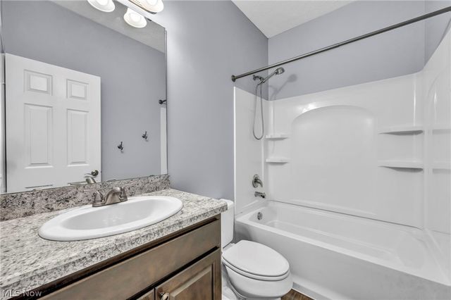 6517 Tree Top Place, North Ridgeville, OH 44039