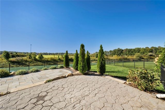6517 Tree Top Place, North Ridgeville, OH 44039